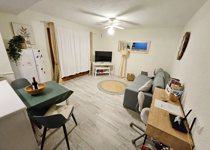 Cristianos - Port Royale Pool View Апартаменты Лос Кристианос